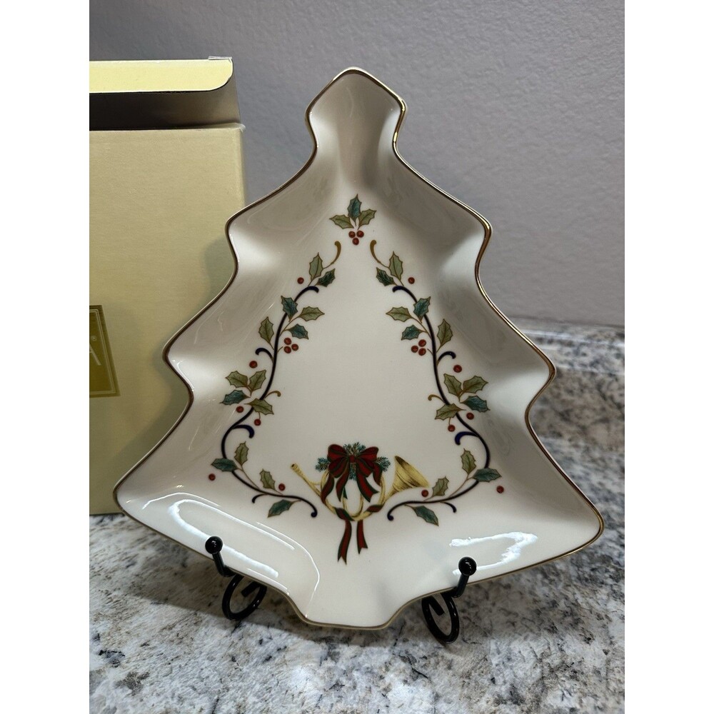 Mikasa HOLIDAY ELEGANCE Christmas Tree Shaped Dish Fine Porcelain New in Box